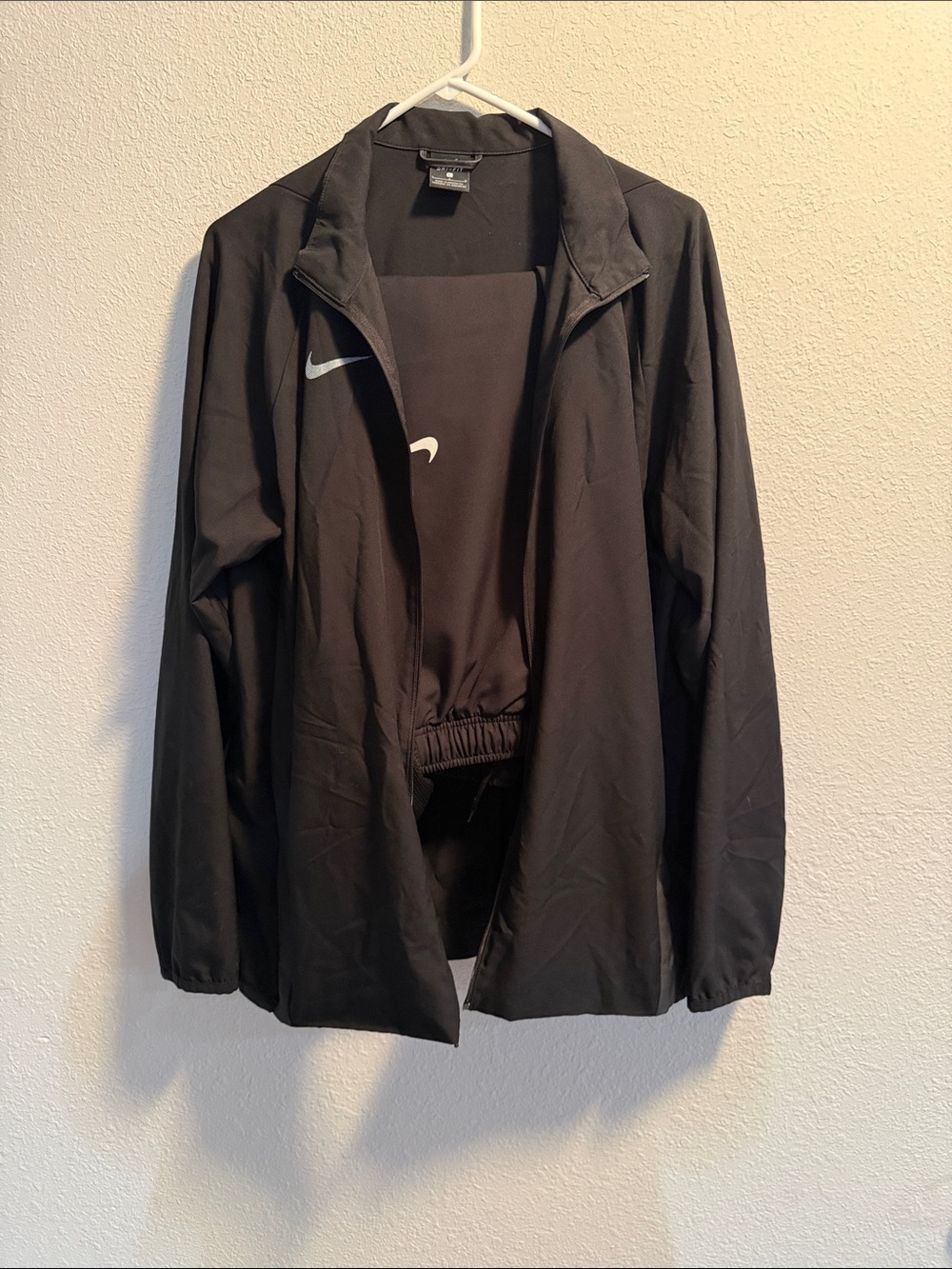 Nike Men’s Black Full-Zip Windbreaker Jacket with Matching Windbreaker pants